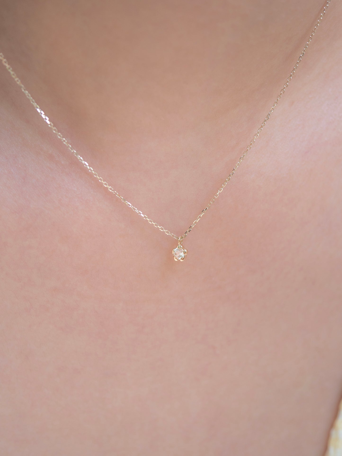 Bloomy Solitaire Necklace │ 10K金 小花項鍊