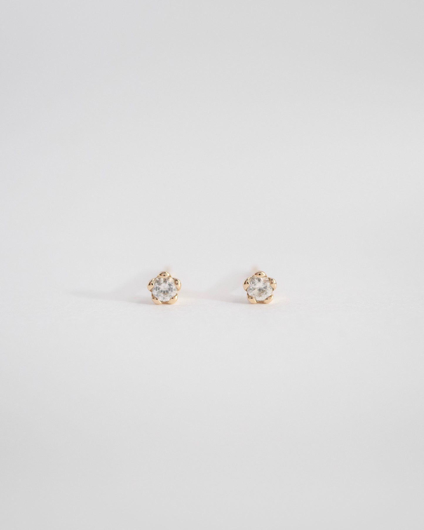 Bloomy Solitaire Earrings │ 10K金 小花耳環