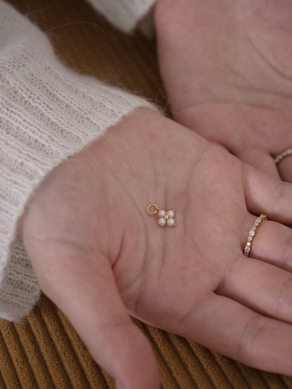 Alba Earrings │ 珍珠花簇 耳環