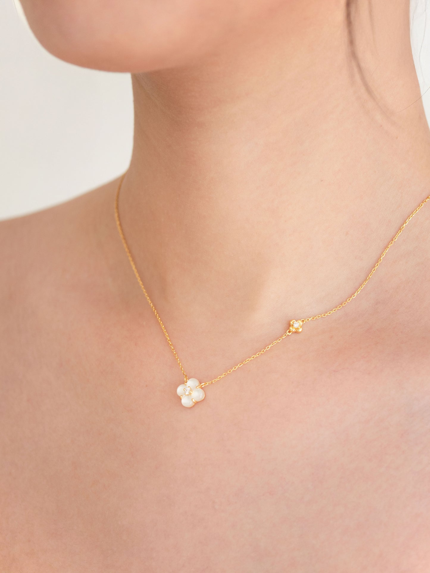 Clova Necklace │  四葉花母貝項鍊