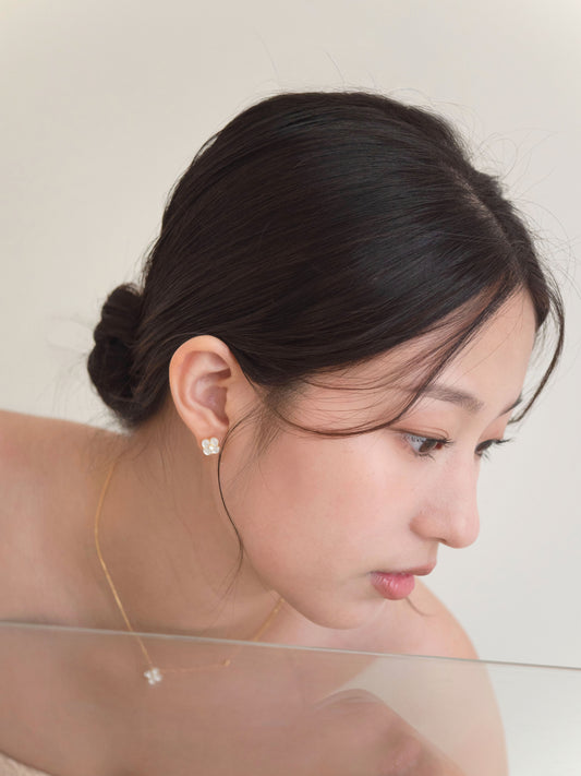 Clova Earrings │ 四葉花母貝耳環