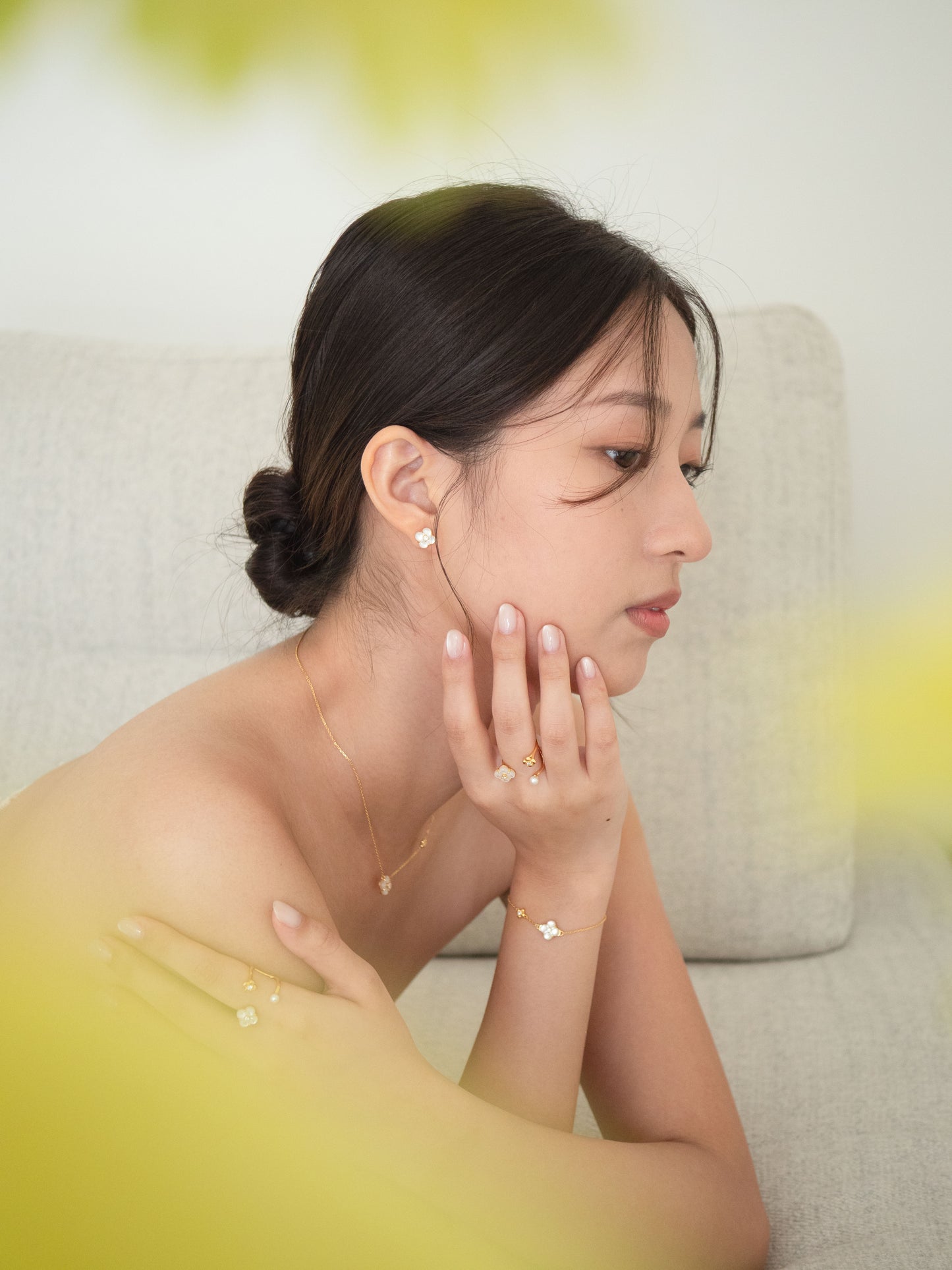 Clova Earrings │ 四葉花母貝耳環