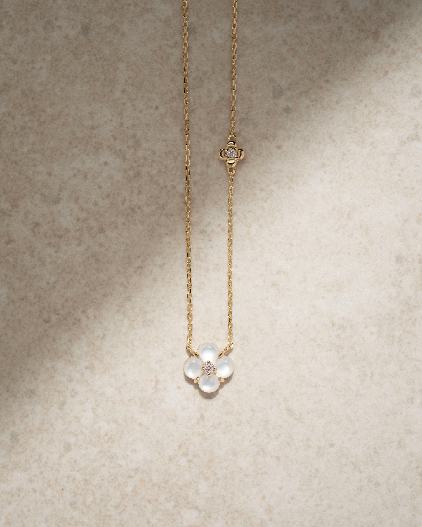 Clova Necklace │  四葉花母貝項鍊