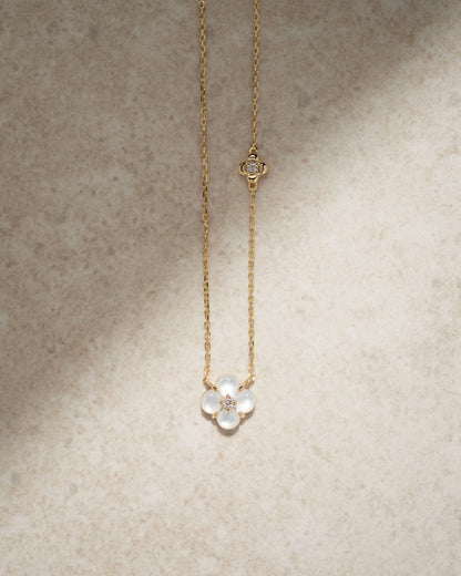 Clova Necklace │  四葉花母貝項鍊